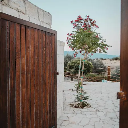 Apartmán Kleos Noble Retreat - Stone-build & With Pool, Sauna & Bbq Area Lemesos