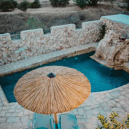 Kleos Noble Retreat - Stone-build & With Pool, Sauna & Bbq Area * Lemesos