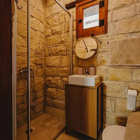 Kleos Noble Retreat - Stone-build & With Pool, Sauna & Bbq Area * Lemesos