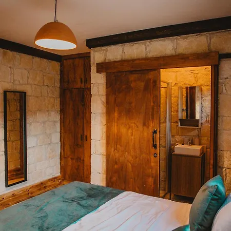 Apartmán Kleos Noble Retreat - Stone-build & With Pool, Sauna & Bbq Area Lemesos