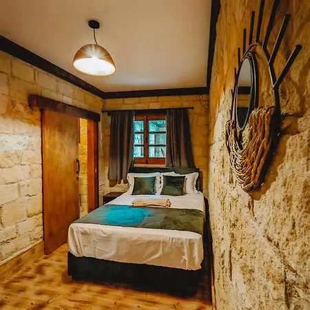 Apartmán Kleos Noble Retreat - Stone-build & With Pool, Sauna & Bbq Area Lemesos