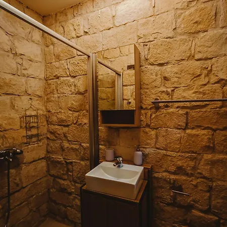 Kleos Noble Retreat - Stone-build & With Pool, Sauna & Bbq Area Apartmán