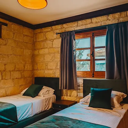 Kleos Noble Retreat - Stone-build & With Pool, Sauna & Bbq Area *