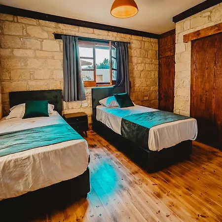 Apartmán Kleos Noble Retreat - Stone-build & With Pool, Sauna & Bbq Area