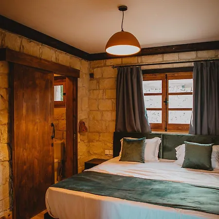 Apartmán Kleos Noble Retreat - Stone-build & With Pool, Sauna & Bbq Area *