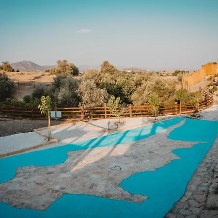 Apartment Kleos Noble Retreat - Stone-build & With Pool, Sauna & Bbq Area Limassol