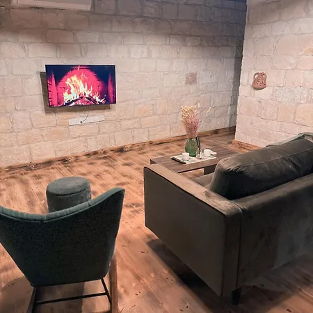 Kleos Noble Retreat - Stone-build & With Pool, Sauna & Bbq Area Apartmán