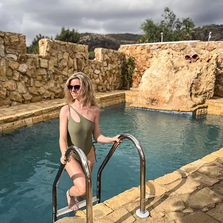 Kleos Noble Retreat - Stone-build & With Pool, Sauna & Bbq Area